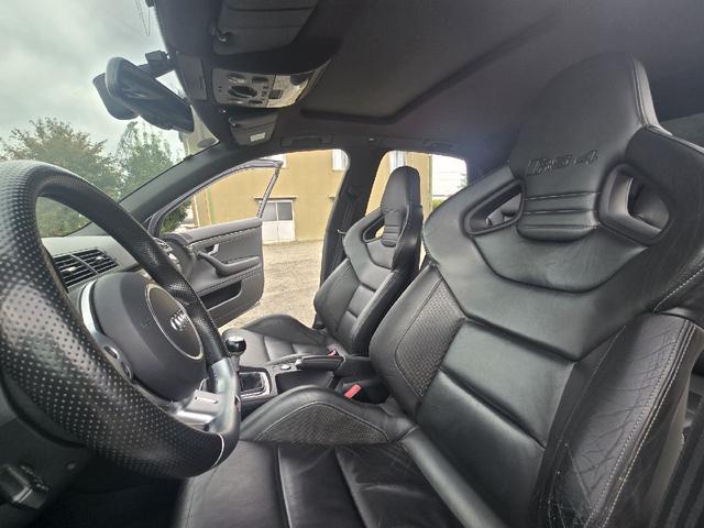 ＲＳ４ 　左ハンドル　６速マニュアル　サンルーフ　カーボンインテリア　スーパースプリントマフラー　記録簿　スペアキー　ナビ　バックカメラ　プッシュスタート　レザースポーツシート（19枚目）