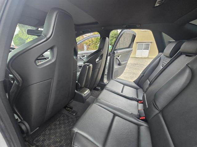 ＲＳ４ 　左ハンドル　６速マニュアル　サンルーフ　カーボンインテリア　スーパースプリントマフラー　記録簿　スペアキー　ナビ　バックカメラ　プッシュスタート　レザースポーツシート（21枚目）