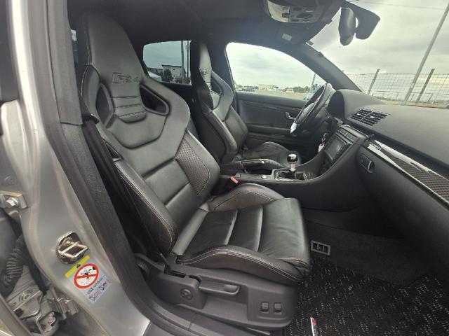 ＲＳ４ 　左ハンドル　６速マニュアル　サンルーフ　カーボンインテリア　スーパースプリントマフラー　記録簿　スペアキー　ナビ　バックカメラ　プッシュスタート　レザースポーツシート（25枚目）