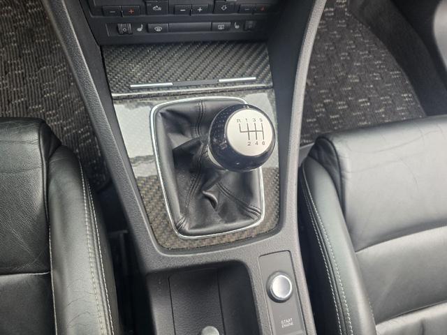 ＲＳ４ 　左ハンドル　６速マニュアル　サンルーフ　カーボンインテリア　スーパースプリントマフラー　記録簿　スペアキー　ナビ　バックカメラ　プッシュスタート　レザースポーツシート（27枚目）