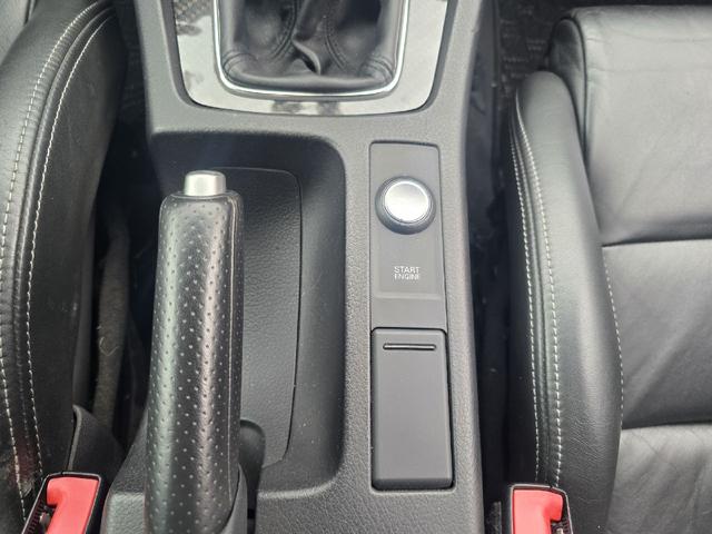 ＲＳ４ 　左ハンドル　６速マニュアル　サンルーフ　カーボンインテリア　スーパースプリントマフラー　記録簿　スペアキー　ナビ　バックカメラ　プッシュスタート　レザースポーツシート（30枚目）