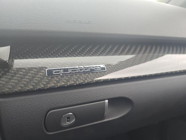 ＲＳ４ 　左ハンドル　６速マニュアル　サンルーフ　カーボンインテリア　スーパースプリントマフラー　記録簿　スペアキー　ナビ　バックカメラ　プッシュスタート　レザースポーツシート（32枚目）