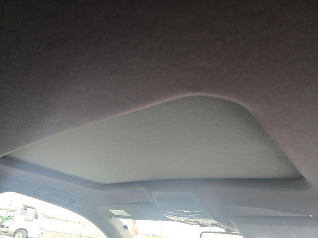 ＲＳ４ 　左ハンドル　６速マニュアル　サンルーフ　カーボンインテリア　スーパースプリントマフラー　記録簿　スペアキー　ナビ　バックカメラ　プッシュスタート　レザースポーツシート（34枚目）