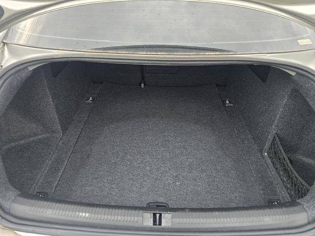 ＲＳ４ 　左ハンドル　６速マニュアル　サンルーフ　カーボンインテリア　スーパースプリントマフラー　記録簿　スペアキー　ナビ　バックカメラ　プッシュスタート　レザースポーツシート（35枚目）