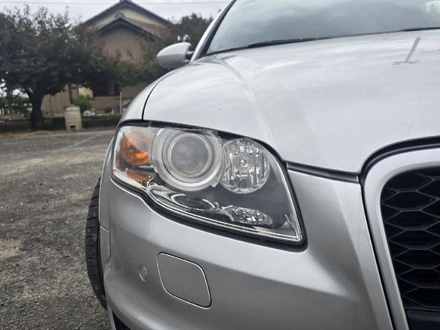 ＲＳ４ 　左ハンドル　６速マニュアル　サンルーフ　カーボンインテリア　スーパースプリントマフラー　記録簿　スペアキー　ナビ　バックカメラ　プッシュスタート　レザースポーツシート（44枚目）