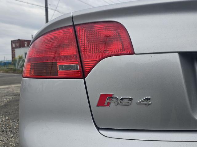 ＲＳ４ 　左ハンドル　６速マニュアル　サンルーフ　カーボンインテリア　スーパースプリントマフラー　記録簿　スペアキー　ナビ　バックカメラ　プッシュスタート　レザースポーツシート（46枚目）