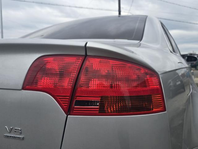 ＲＳ４ 　左ハンドル　６速マニュアル　サンルーフ　カーボンインテリア　スーパースプリントマフラー　記録簿　スペアキー　ナビ　バックカメラ　プッシュスタート　レザースポーツシート（48枚目）