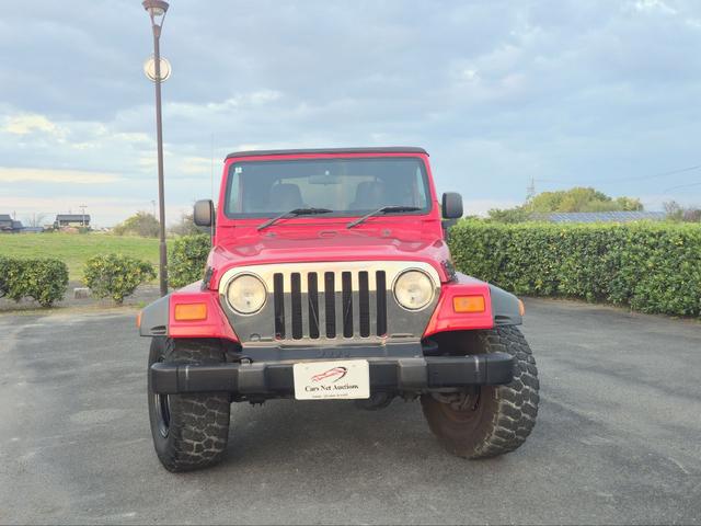 外装に目立つ傷や凹みは見当たりません。