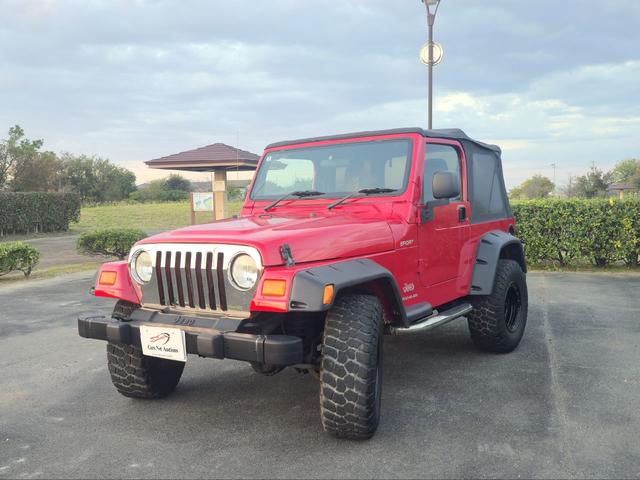 外装に目立つ傷や凹みは見当たりません。