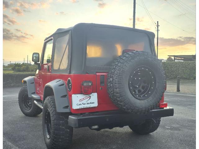 外装に目立つ傷や凹みは見当たりません。