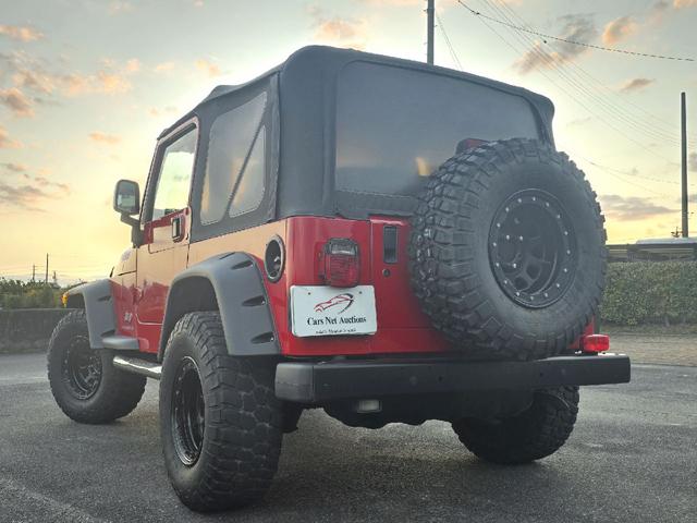 外装に目立つ傷や凹みは見当たりません。