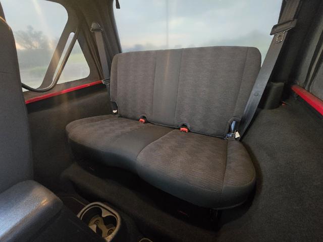 内装のダメージはございません。シートのしわやきれもございません。禁煙車、ペット乗車歴なし！