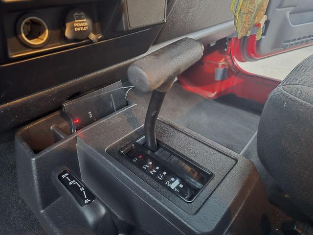 内装のダメージはございません。シートのしわやきれもございません。禁煙車、ペット乗車歴なし！