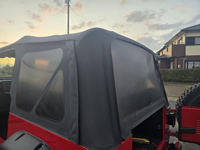 外装に目立つ傷や凹みは見当たりません。