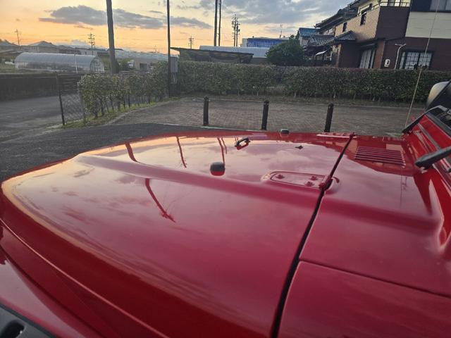 外装に目立つ傷や凹みは見当たりません。