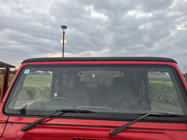 外装に目立つ傷や凹みは見当たりません。