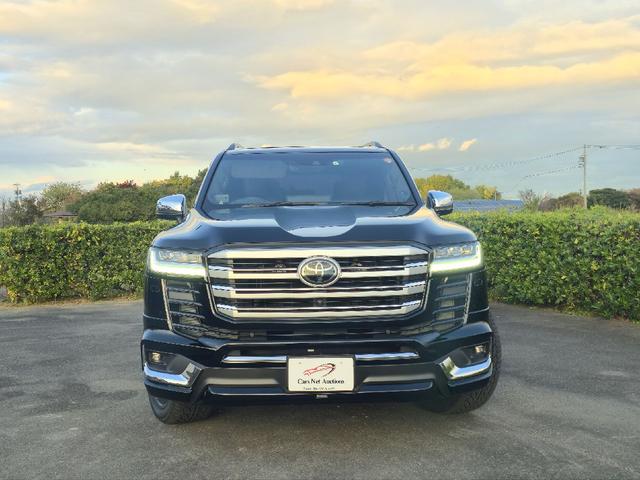 外装に目立つ傷や凹みは見当たりません。