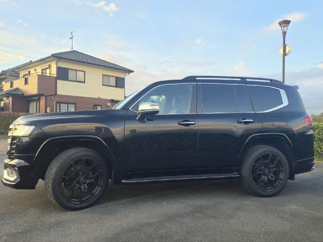 外装に目立つ傷や凹みは見当たりません。