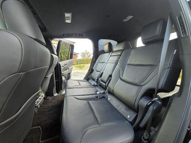 内装のダメージはございません。シートのしわやきれもございません。禁煙車、ペット乗車歴なし！