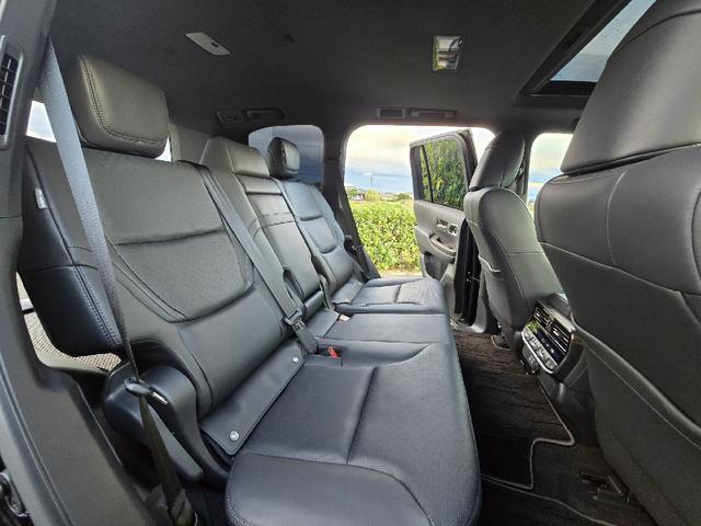 内装のダメージはございません。シートのしわやきれもございません。禁煙車、ペット乗車歴なし！