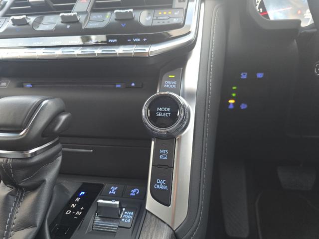 内装のダメージはございません。シートのしわやきれもございません。禁煙車、ペット乗車歴なし！