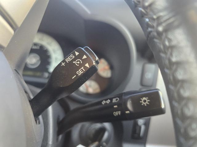 ＦＪクルーザー ベースグレード　４ＷＤ　ビルシュタインサスペンション　クルーズコントロール　クリアランスソナー　テレビ　ナビ　バックカメラ　ＢＬＵＥＴＯＯＴＨオーディオ　４本出しマフラー　ツートンカラー　ドライブレコーダー　ＥＴＣ（25枚目）