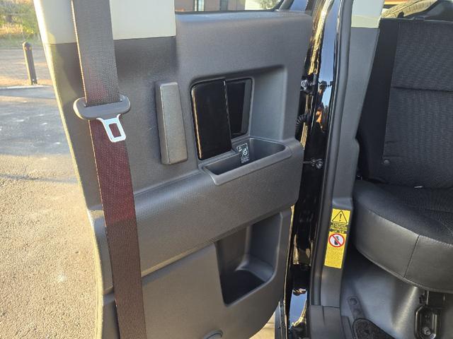 ＦＪクルーザー ベースグレード　４ＷＤ　ビルシュタインサスペンション　クルーズコントロール　クリアランスソナー　テレビ　ナビ　バックカメラ　ＢＬＵＥＴＯＯＴＨオーディオ　４本出しマフラー　ツートンカラー　ドライブレコーダー　ＥＴＣ（49枚目）