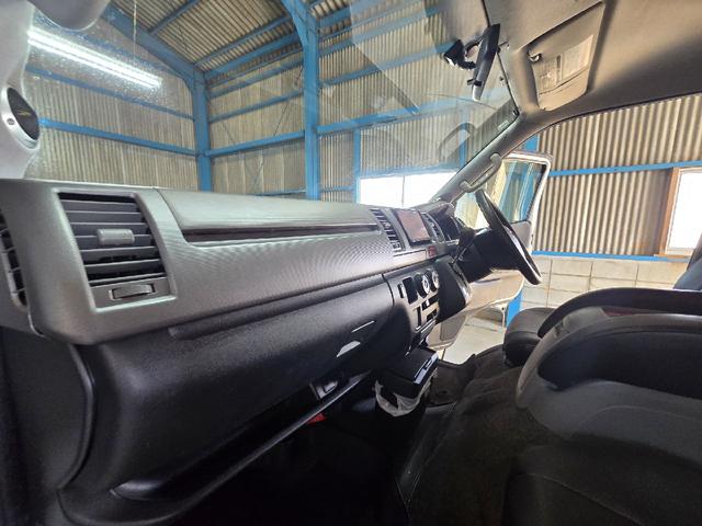 ハイエースバン ロングスーパーＧＬ　４ＷＤ　ディーゼルターボ　３，０００ｃｃ　１０インチアルパインフリップダウンモニター　社外スピーカー　テレビ　バックカメラ　ナビ　リアエアコン　ＡＣ１００Ｖ　電動格納ミラー　５ドア　ＤＶＤ再生　ＥＴＣ（19枚目）