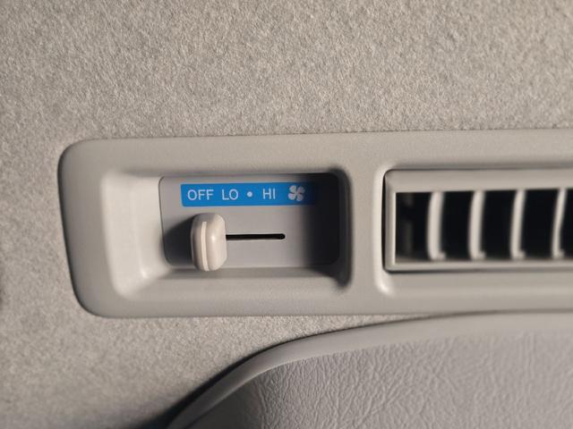 ハイエースバン ロングスーパーＧＬ　４ＷＤ　ディーゼルターボ　３，０００ｃｃ　１０インチアルパインフリップダウンモニター　社外スピーカー　テレビ　バックカメラ　ナビ　リアエアコン　ＡＣ１００Ｖ　電動格納ミラー　５ドア　ＤＶＤ再生　ＥＴＣ（39枚目）
