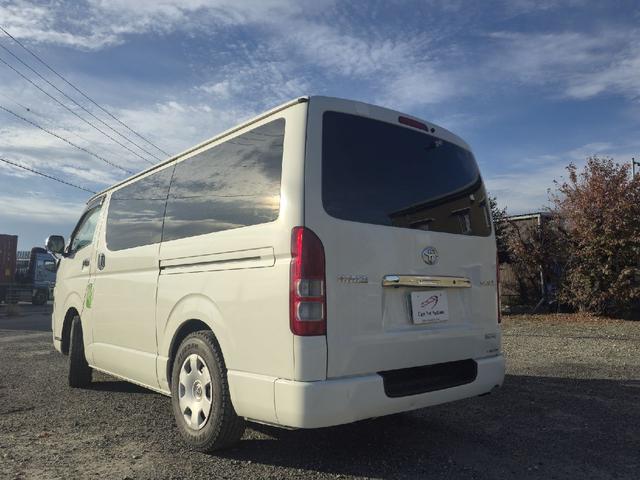 ハイエースバン ロングスーパーＧＬ　４ＷＤ　ディーゼルターボ　３，０００ｃｃ　１０インチアルパインフリップダウンモニター　社外スピーカー　テレビ　バックカメラ　ナビ　リアエアコン　ＡＣ１００Ｖ　電動格納ミラー　５ドア　ＤＶＤ再生　ＥＴＣ（57枚目）