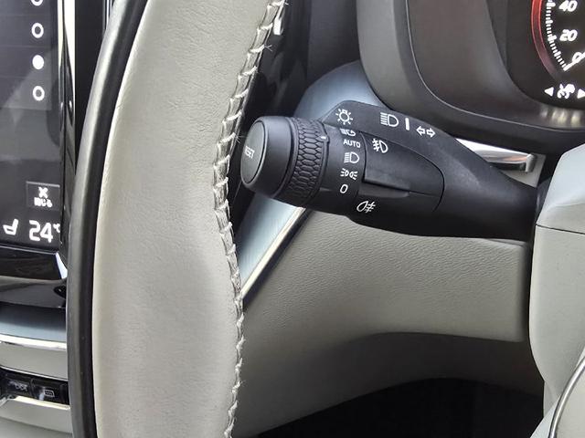 XC60 D4 AWD モーメンタム ディーゼルターボ 4WD ホワイトレザーシートインテリア アダプティブクルーズコントロール ブラインドスポットモニター 360°カメラ ハンズフリーパワートランク カープレイ シートヒーター ETC(45枚目)