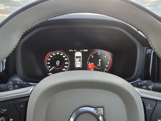 XC60 D4 AWD モーメンタム ディーゼルターボ 4WD ホワイトレザーシートインテリア アダプティブクルーズコントロール ブラインドスポットモニター 360°カメラ ハンズフリーパワートランク カープレイ シートヒーター ETC(48枚目)