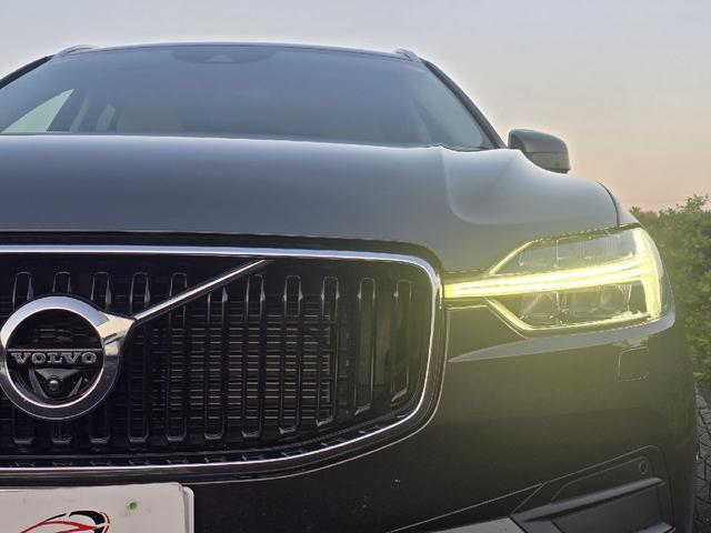 XC60 D4 AWD モーメンタム ディーゼルターボ 4WD ホワイトレザーシートインテリア アダプティブクルーズコントロール ブラインドスポットモニター 360°カメラ ハンズフリーパワートランク カープレイ シートヒーター ETC(56枚目)