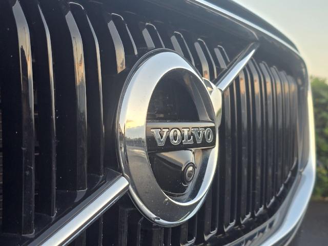 XC60 D4 AWD モーメンタム ディーゼルターボ 4WD ホワイトレザーシートインテリア アダプティブクルーズコントロール ブラインドスポットモニター 360°カメラ ハンズフリーパワートランク カープレイ シートヒーター ETC(70枚目)