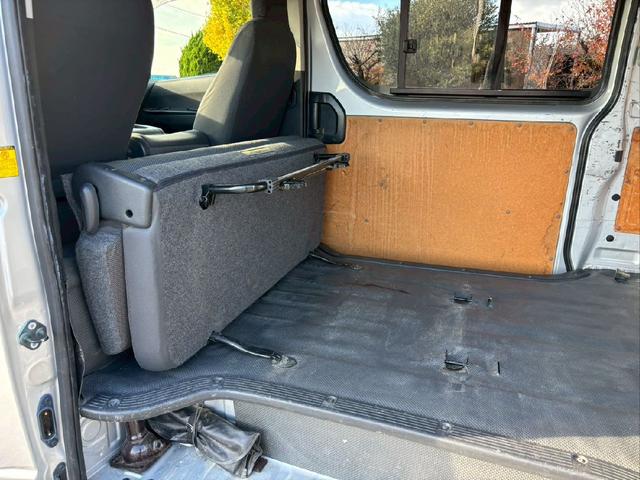 ハイエースバン ロングDX GLパッケージ ディーゼルターボ 後席エアコン 3,000cc BLUETOOTHオーディオ 社外ナビ テレビ バックカメラ 5ドア 社外アルミホイール 車検8年8月 AC100V ETC(27枚目)