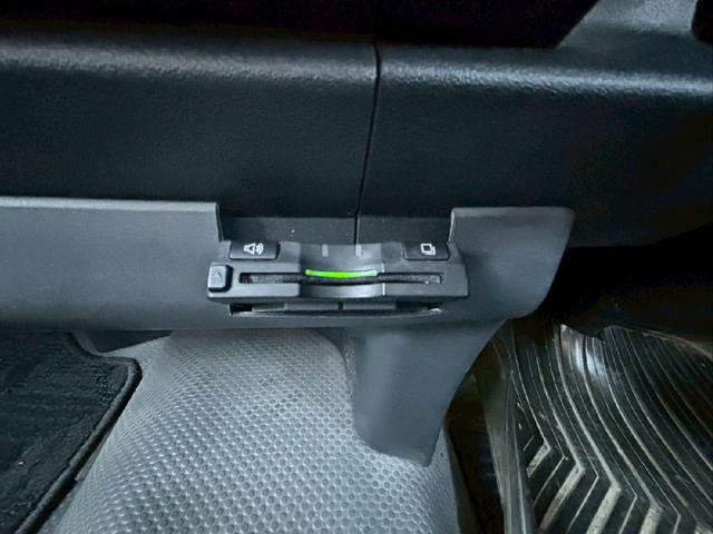 ハイエースバン ロングDX GLパッケージ ディーゼルターボ 後席エアコン 3,000cc BLUETOOTHオーディオ 社外ナビ テレビ バックカメラ 5ドア 社外アルミホイール 車検8年8月 AC100V ETC(30枚目)