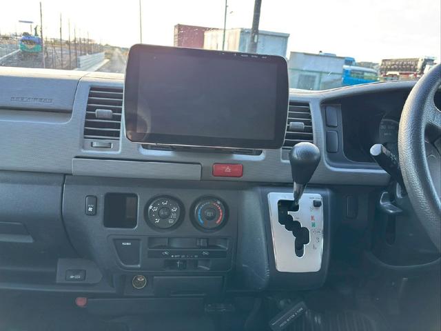 ハイエースバン ロングDX GLパッケージ ディーゼルターボ 後席エアコン 3,000cc BLUETOOTHオーディオ 社外ナビ テレビ バックカメラ 5ドア 社外アルミホイール 車検8年8月 AC100V ETC(35枚目)