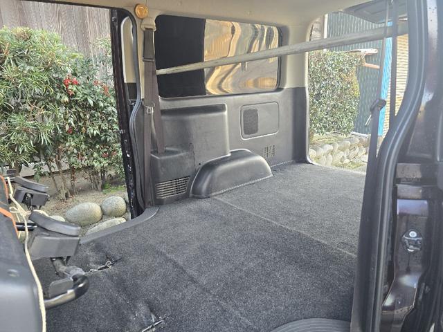 ハイエースバン ロングスーパーGL ディーゼルターボ プッシュスタート オプションLEDヘッドライト ルーフラック ス 革調シートカバー 社外アルミホイール 社外テールライト ハンドルスイッチ ビルトインETC(41枚目)