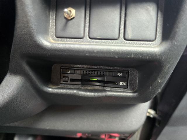 ハイエースバン ロングスーパーGL ディーゼルターボ プッシュスタート オプションLEDヘッドライト ルーフラック ス 革調シートカバー 社外アルミホイール 社外テールライト ハンドルスイッチ ビルトインETC(44枚目)