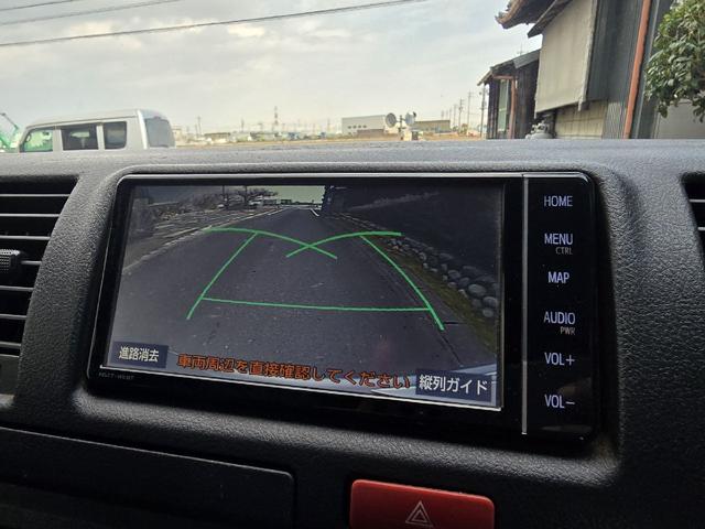 ハイエースバン ロングDX GLパッケージ ディーゼルターボ オプションLEDヘッドライト 3000cc 社外ホイール 両側スライドドア 革調シートカバー テレビ ドラレコ ナビ BLUETOOTHオーディオ バックカメラ ETC AC100V(17枚目)