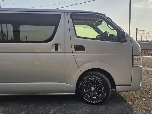 ハイエースバン ロングDX GLパッケージ ディーゼルターボ オプションLEDヘッドライト 3000cc 社外ホイール 両側スライドドア 革調シートカバー テレビ ドラレコ ナビ BLUETOOTHオーディオ バックカメラ ETC AC100V(42枚目)