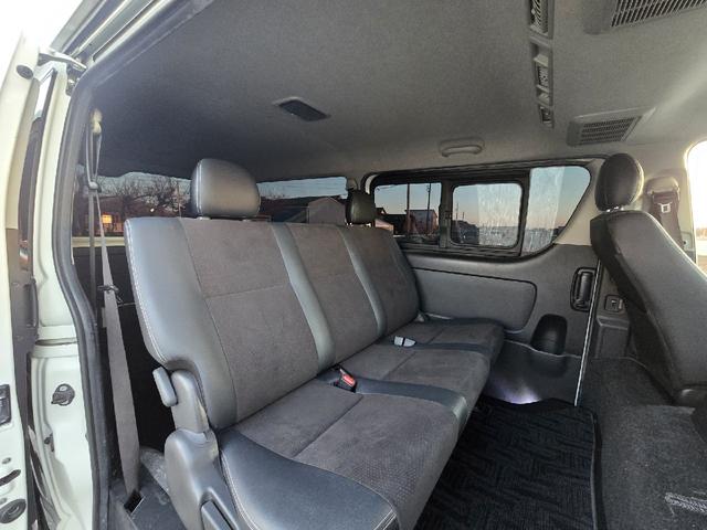 ハイエースバン ロングスーパーＧＬマルチロールトランスポータタイプＩ　ダークプライム　ディーゼルターボ　モデリスタエアロ　ＬＥＤオプションヘッドライト　リアスポイラー　パールホワイト　ハーフレザーシート　両側スライドドア　テレビ　バックカメラ　プッシュスタート　ＥＴＣ（19枚目）