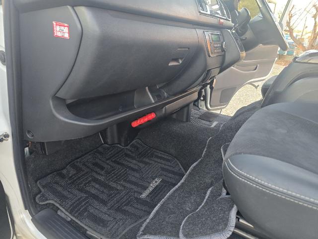 ハイエースバン ロングスーパーＧＬマルチロールトランスポータタイプＩ　ダークプライム　ディーゼルターボ　モデリスタエアロ　ＬＥＤオプションヘッドライト　リアスポイラー　パールホワイト　ハーフレザーシート　両側スライドドア　テレビ　バックカメラ　プッシュスタート　ＥＴＣ（25枚目）