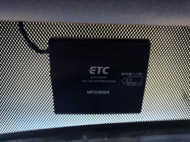 タンドラ クルーマックス　ＳＲ５　ＴＲＤオフロードＰＫＧ　４ＷＤ　サンルーフ　５．７Ｌ　Ｖ８　ＪＢＬサウンドシステム　国内ワンオーナー　クルーズコントロール　本国取説　マルチコントロールステアリング　純正アルミホイール　ＥＴＣ（35枚目）