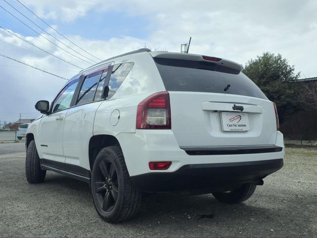 ジープ・コンパス アルティテュード　スポーツ　クルーズコントロール　ナビ　テレビ　ＢＬＵＥＴＯＯＴＨオーディオ　バックカメラ　ドライブレコーダー　サイドカメラ　ＥＴＣ（12枚目）