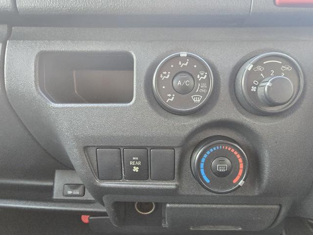 ハイエースバン ロングＤＸ　ＧＬパッケージ　ディーゼルターボ　後席エアコン　オプションＬＥＤヘッドライト　３０００ｃｃ　ナビ　テレビ　バックカメラ　ＢＬＵＥＴＯＯＴＨオーディオ　両側スライドドア　ＥＴＣ（35枚目）