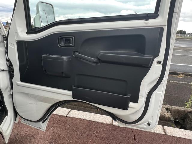 エクストラ 4WD エアコン パワーステアリング パワーウィンドウ マット ドアバイザー ゲートプロテクター 荷台ゴムマット メッキグリル フォグランプ キーレス 集中ドアロック(35枚目)