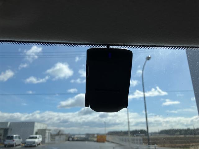 キューブ １５Ｘ　インディゴ＋プラズマ　ドライブレコーダー　ナビ　ＴＶ　ＨＩＤ　スマートキー　電動格納ミラー　ベンチシート　ＣＶＴ　ミュージックプレイヤー接続可　盗難防止システム　衝突安全ボディ　ＡＢＳ　エアコン　パワーステアリング（7枚目）