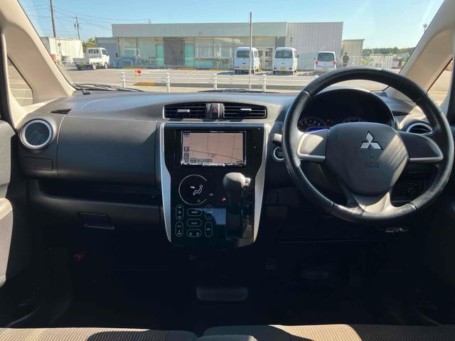 ｅＫカスタム Ｔ　ＥＴＣ　バックカメラ　ナビ　ＴＶ　ＨＩＤ　スマートキー　電動格納ミラー　ターボ　ＣＶＴ　盗難防止システム　ＡＢＳ　ＣＤ　ＤＶＤ再生　アルミホイール　衝突安全ボディ　エアコン　パワーステアリング（2枚目）