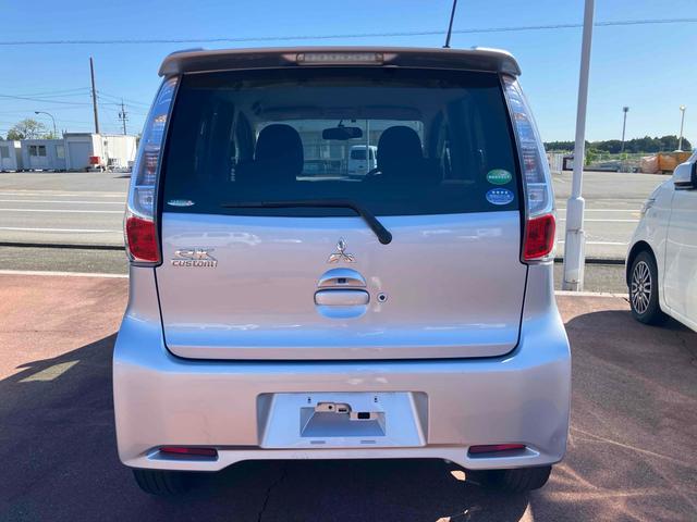 ｅＫカスタム Ｔ　ＥＴＣ　バックカメラ　ナビ　ＴＶ　ＨＩＤ　スマートキー　電動格納ミラー　ターボ　ＣＶＴ　盗難防止システム　ＡＢＳ　ＣＤ　ＤＶＤ再生　アルミホイール　衝突安全ボディ　エアコン　パワーステアリング（16枚目）